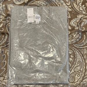 GAP Light Gray Knit Pullover